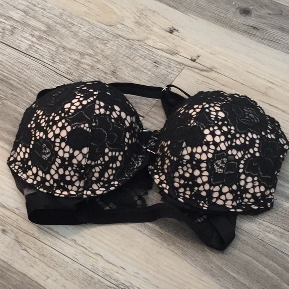 Victoria Secret Very sexy push up 32C NWT - Picture 1 of 4